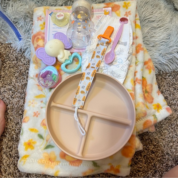 Lifelike Baby Girl Doll Cloth Body Full Silicone Limbs & Accessories (NWT) - Picture 11 of 13